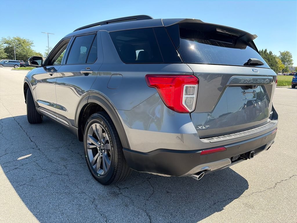 Used 2023 Ford Explorer XLT w/ Equipment Group 202A AWD/4WD image 5