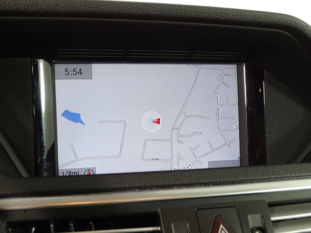 Used 2013 Mercedes-Benz E 350 4MATIC Sedan image 8