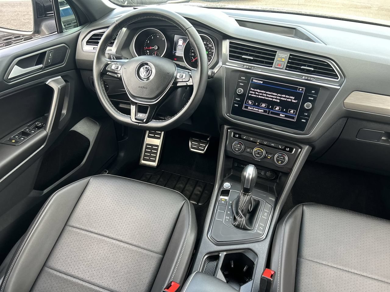 Certified 2021 Volkswagen Tiguan SE R-Line FWD image 11