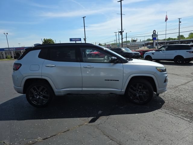 Used 2024 Jeep Compass Limited w/ Driver Assist Group I AWD/4WD image 8