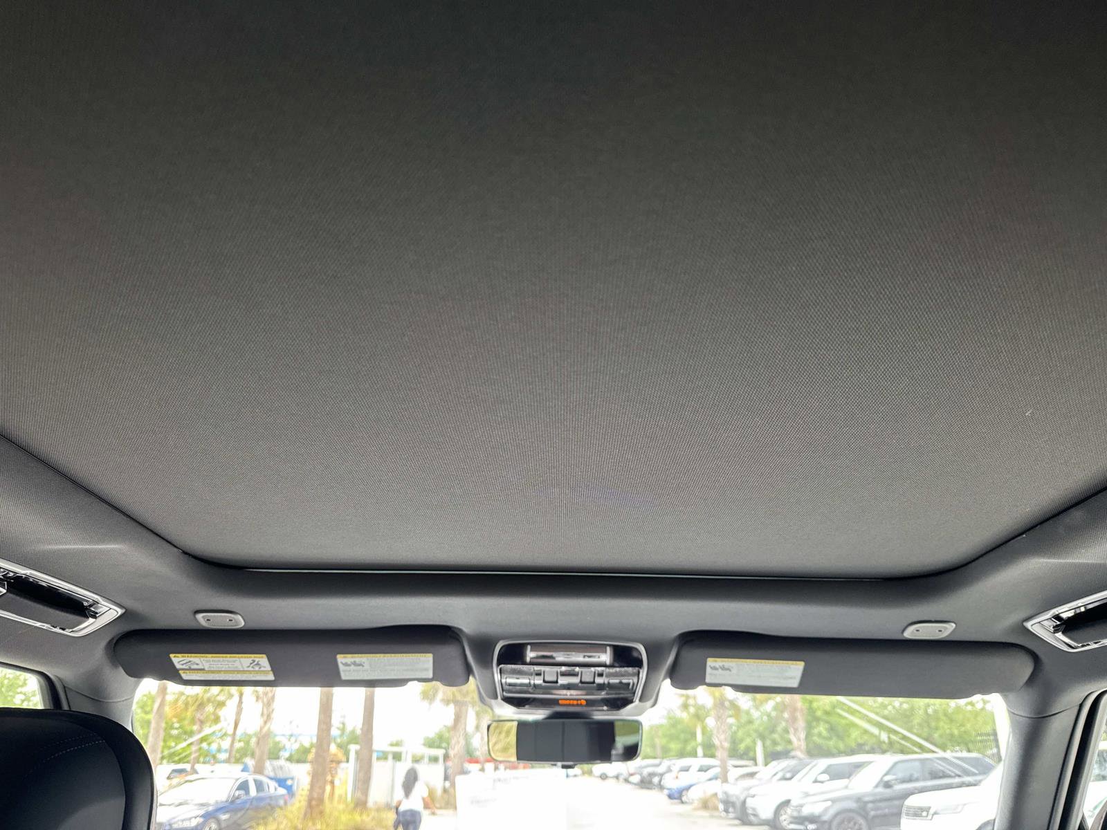 Used 2023 Land Rover Range Rover SE image 18