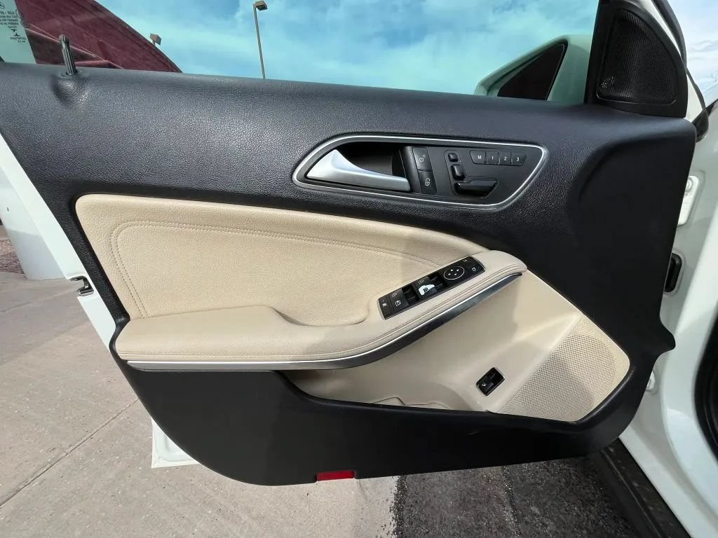 Used 2015 Mercedes-Benz GLA 250 image 8