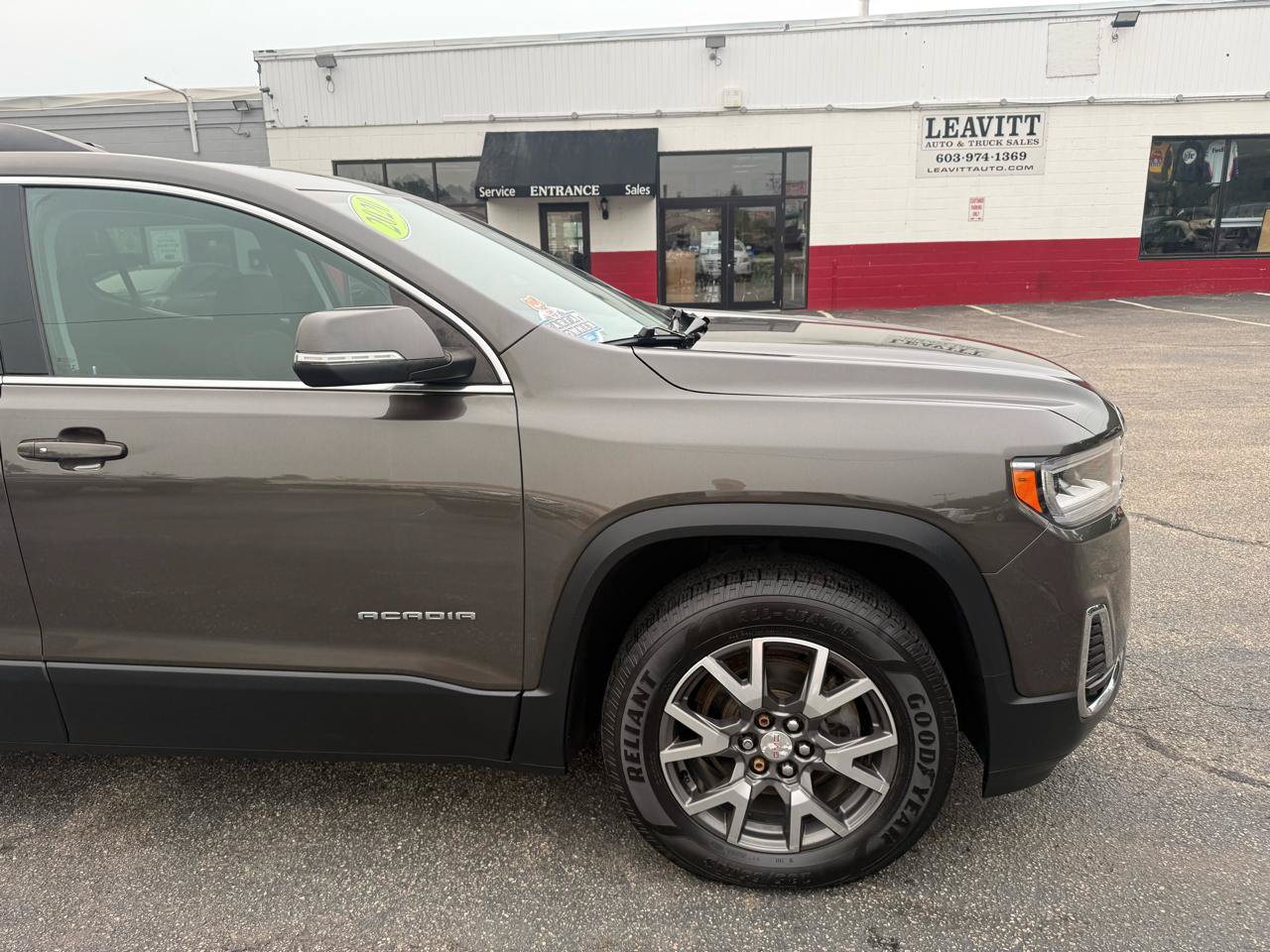 Used 2020 GMC Acadia SLE w/ Driver Convenience Package AWD/4WD image 14