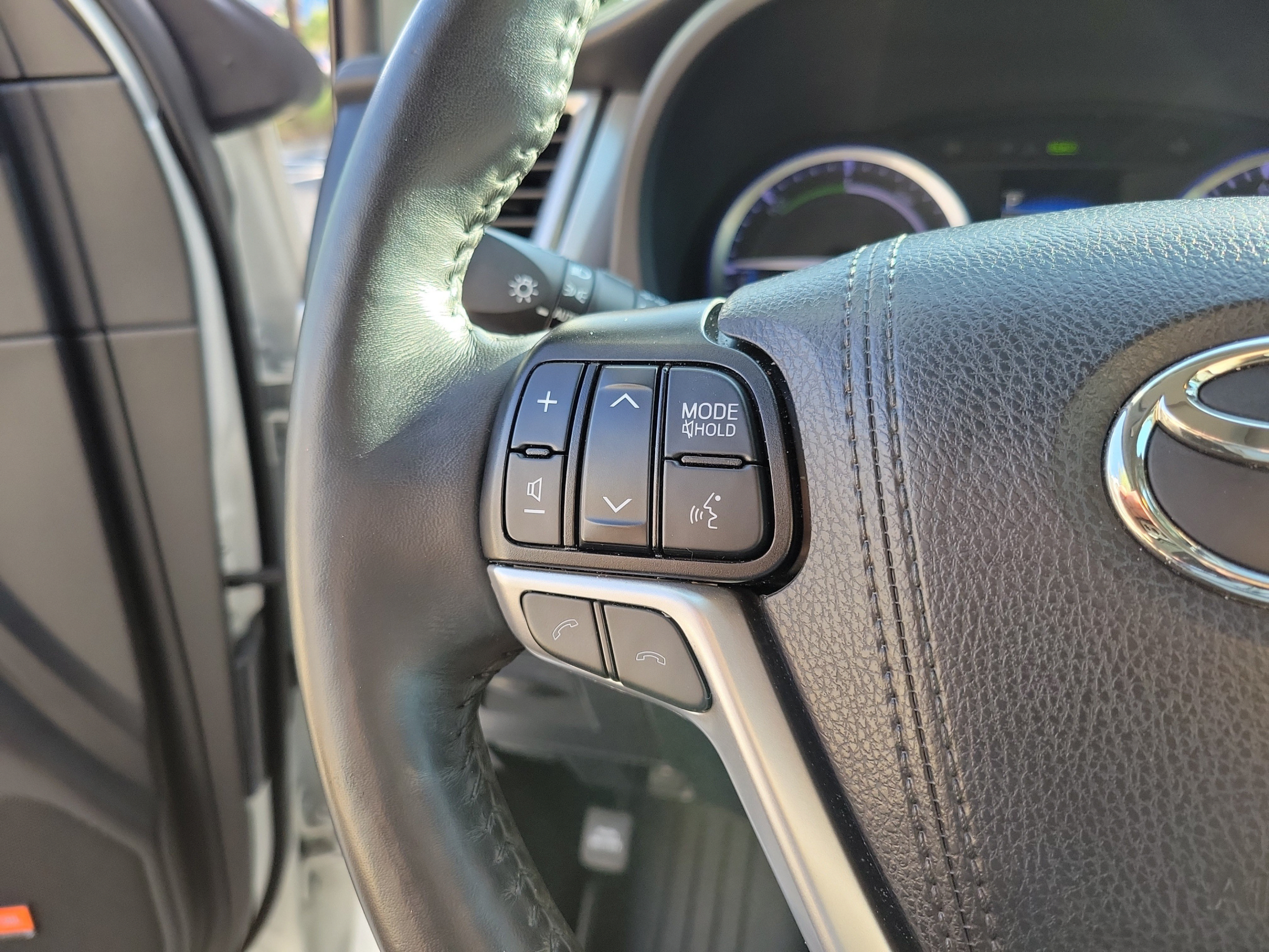 Used 2019 Toyota Highlander Limited Platinum AWD/4WD image 14