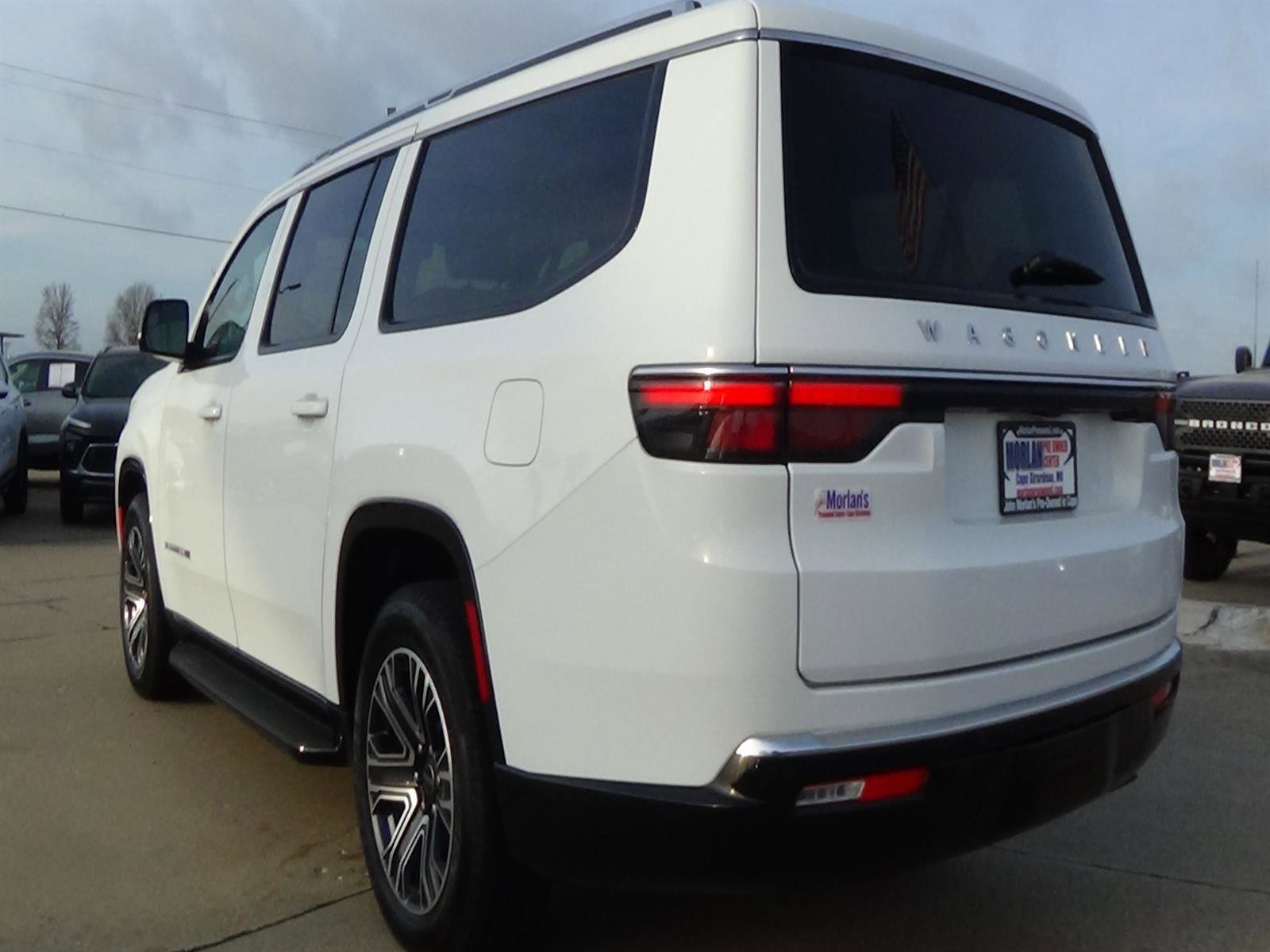 Certified 2025 Jeep Wagoneer L 4WD image 8