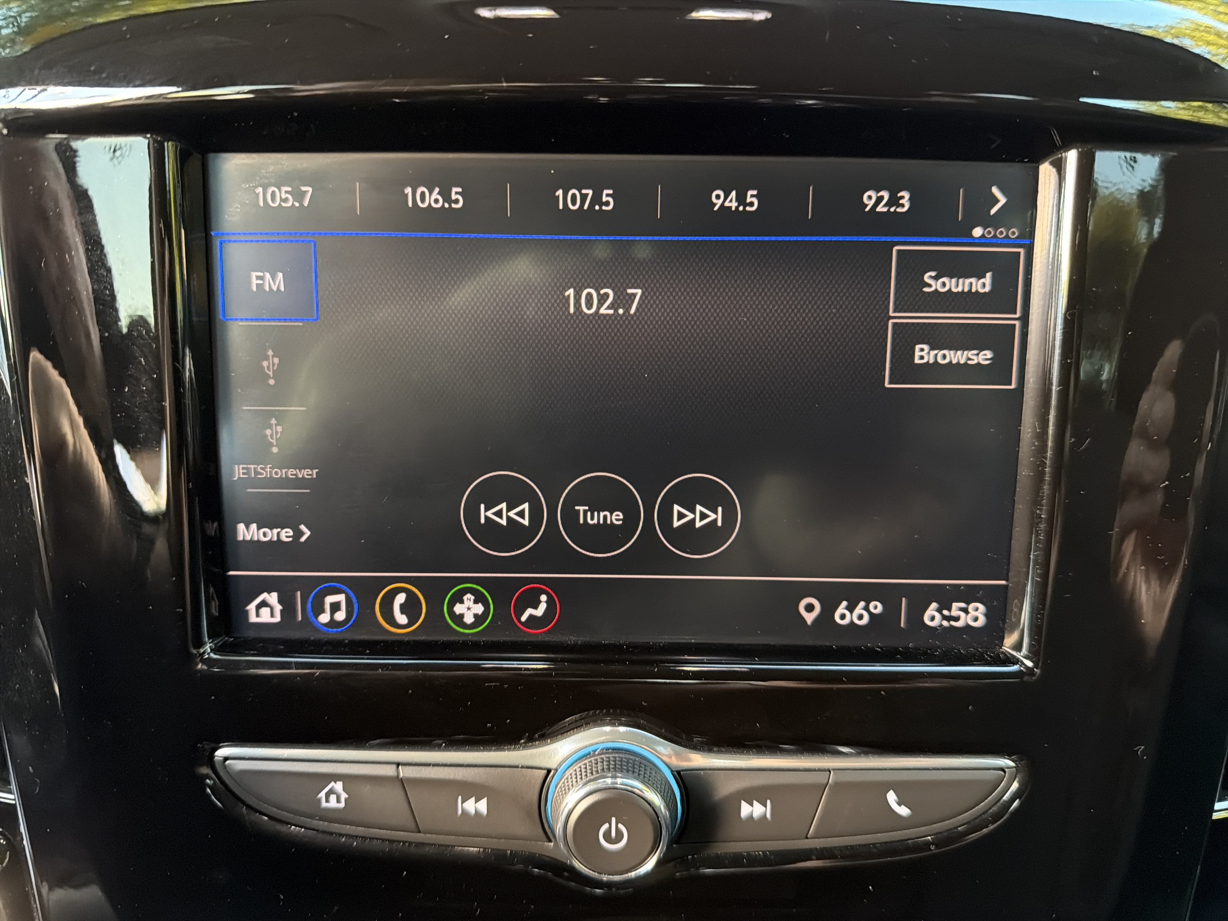 Used 2021 Chevrolet Traverse LS FWD image 24