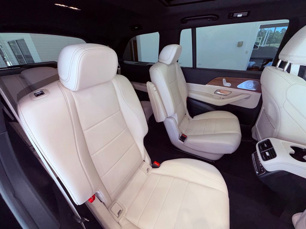 Used 2025 Mercedes-Benz GLS 450 4MATIC image 15