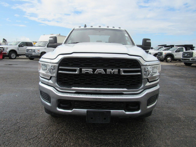 Used 2024 RAM 3500 Tradesman w/ Chrome Appearance Group AWD/4WD image 8