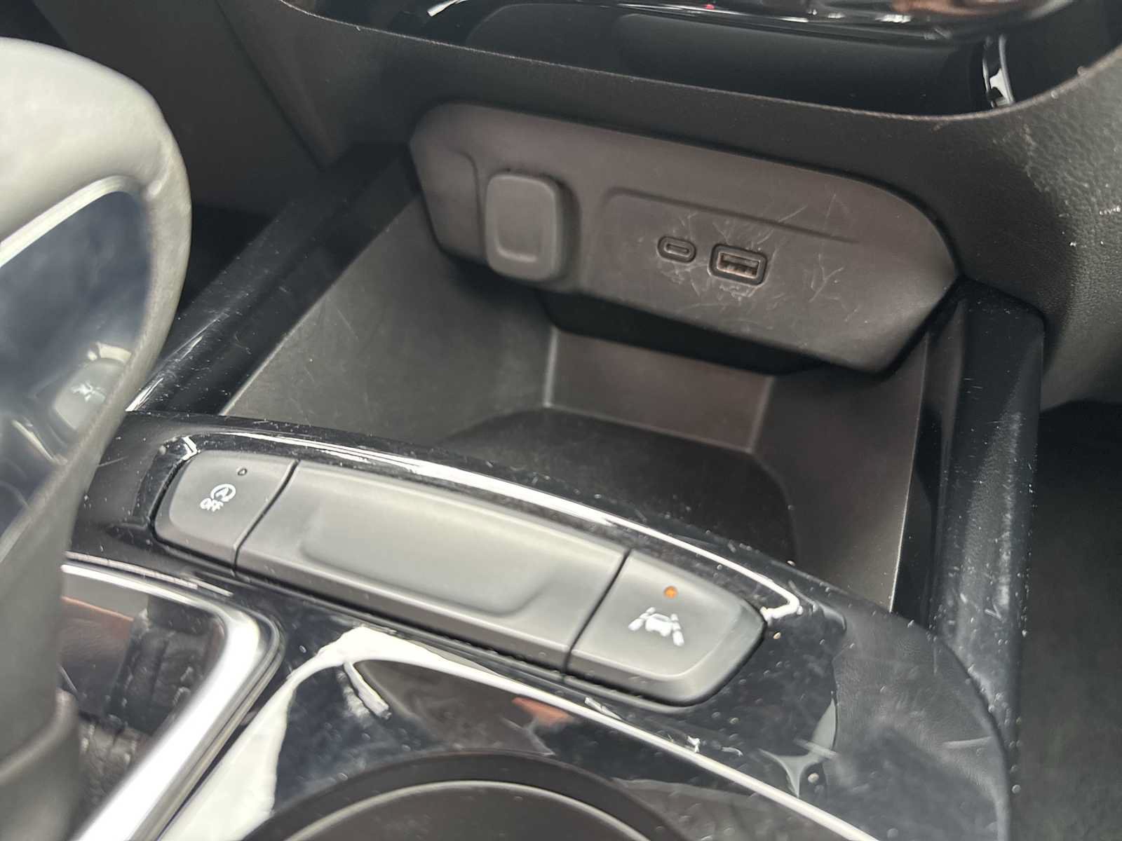 Certified 2025 Chevrolet Trax LT FWD image 24