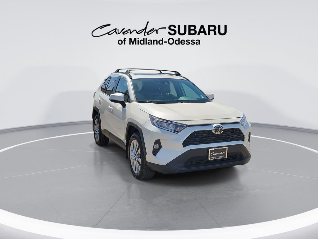 Used 2021 Toyota RAV4 XLE Premium image 2