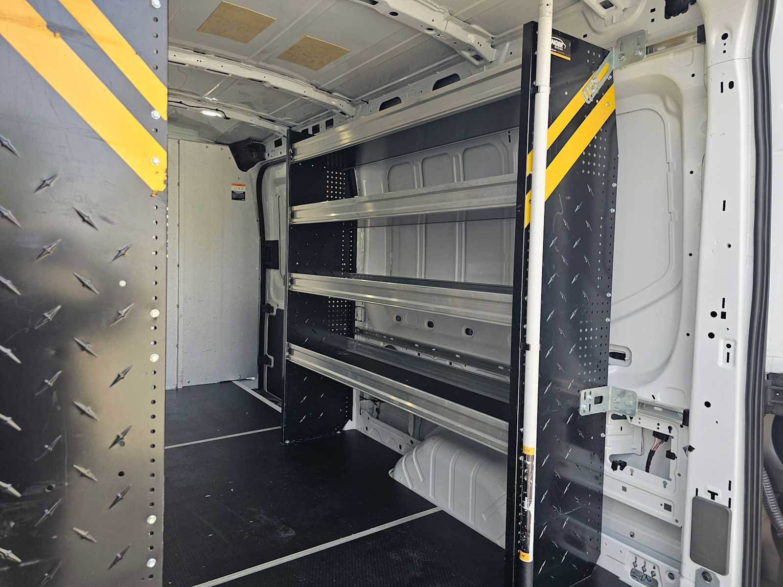 Used 2023 Ford E-Transit Medium Roof image 16