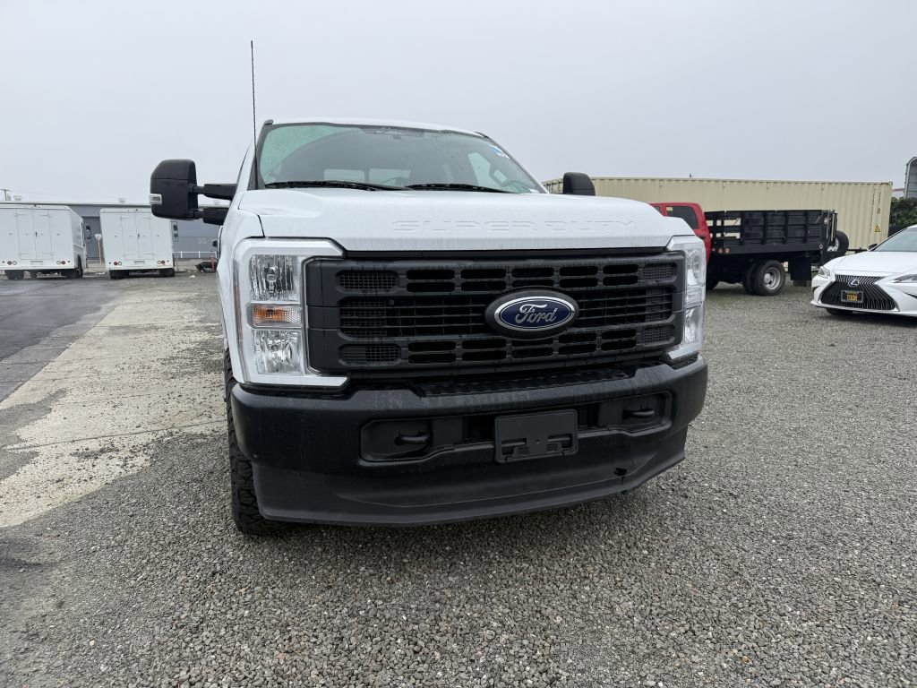 Used 2023 Ford F250 XL image 3