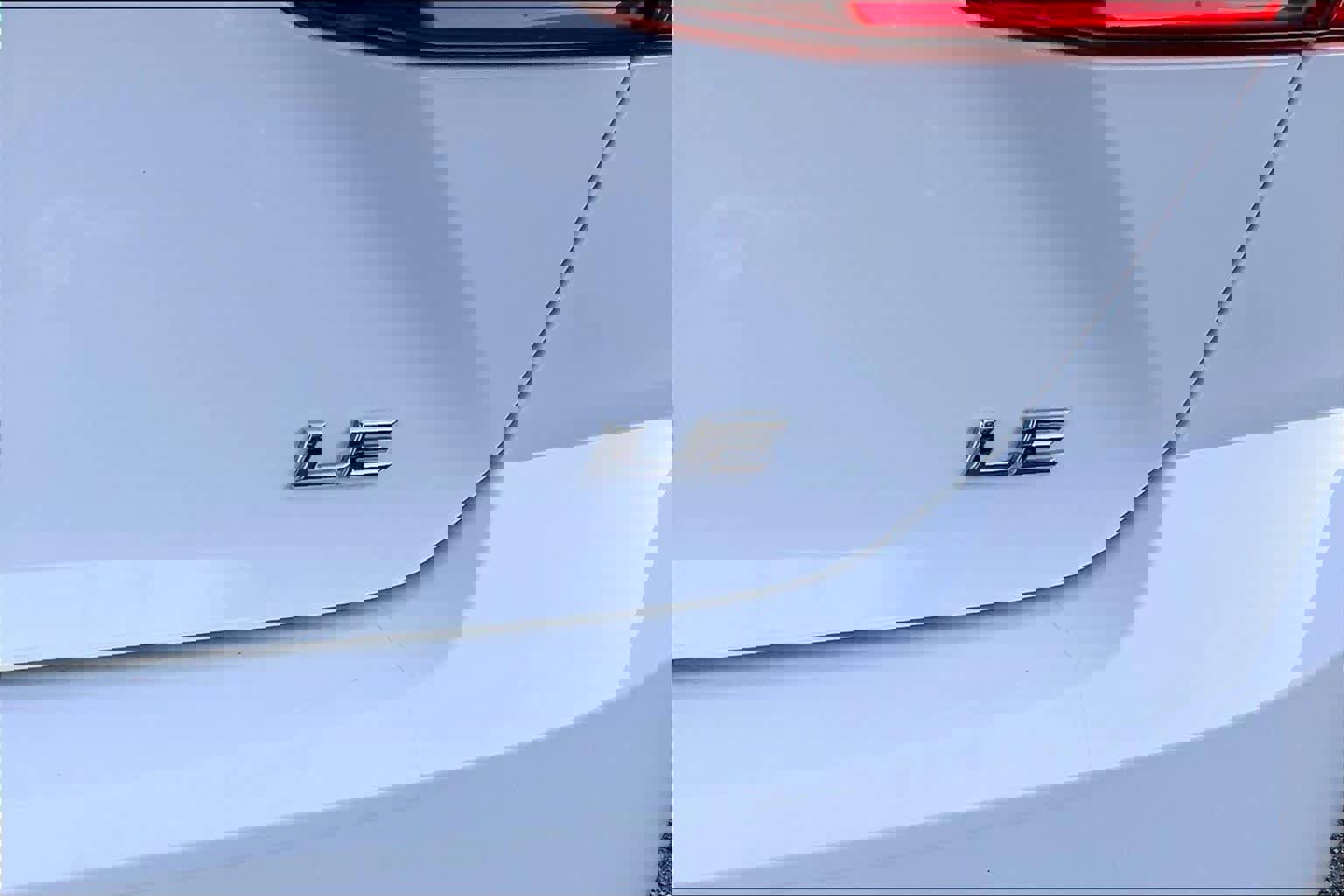 Used 2025 Toyota Camry LE image 10