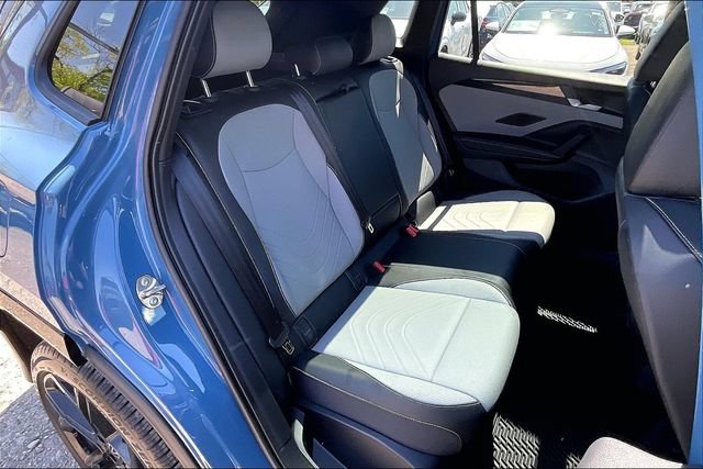 Used 2025 Volkswagen Tiguan SE R-Line AWD/4WD image 27