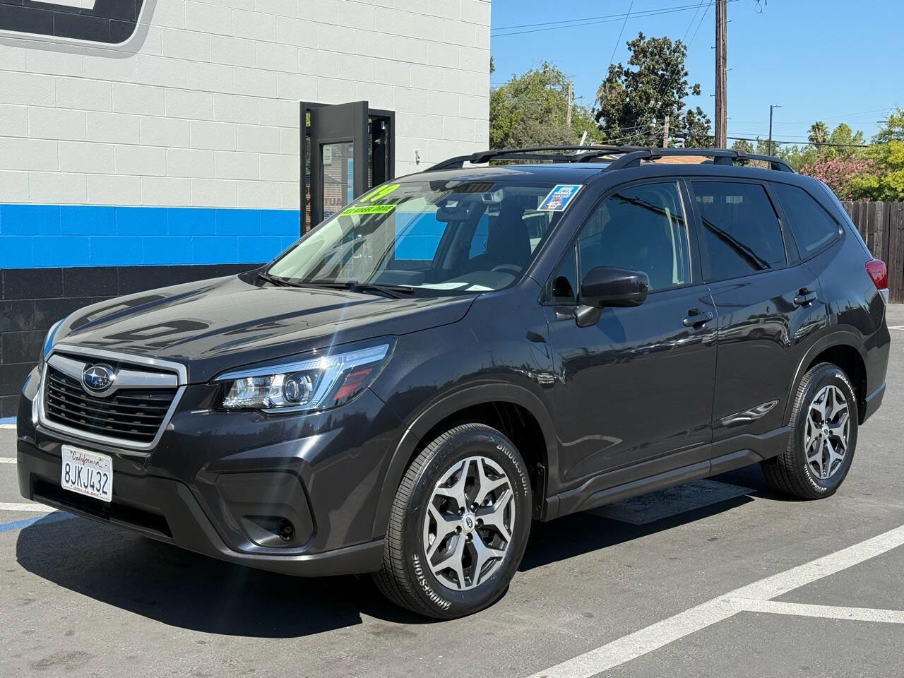 Used 2019 Subaru Forester Premium w/ All-Weather Package image 3
