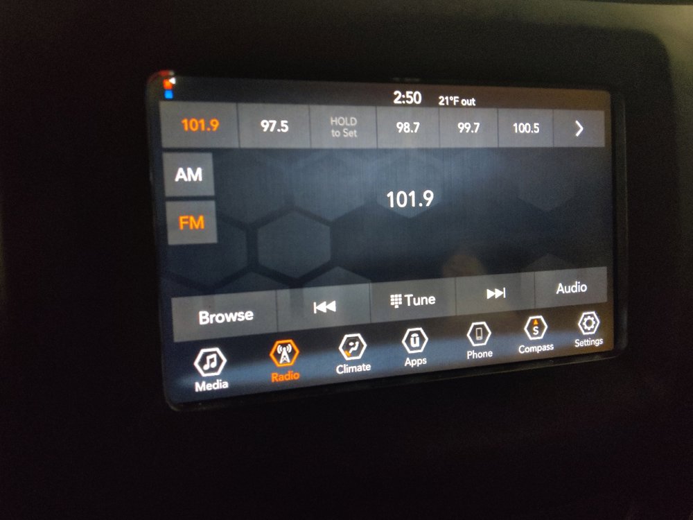 Used 2019 Jeep Cherokee Latitude w/ Popular Appearance Group image 25