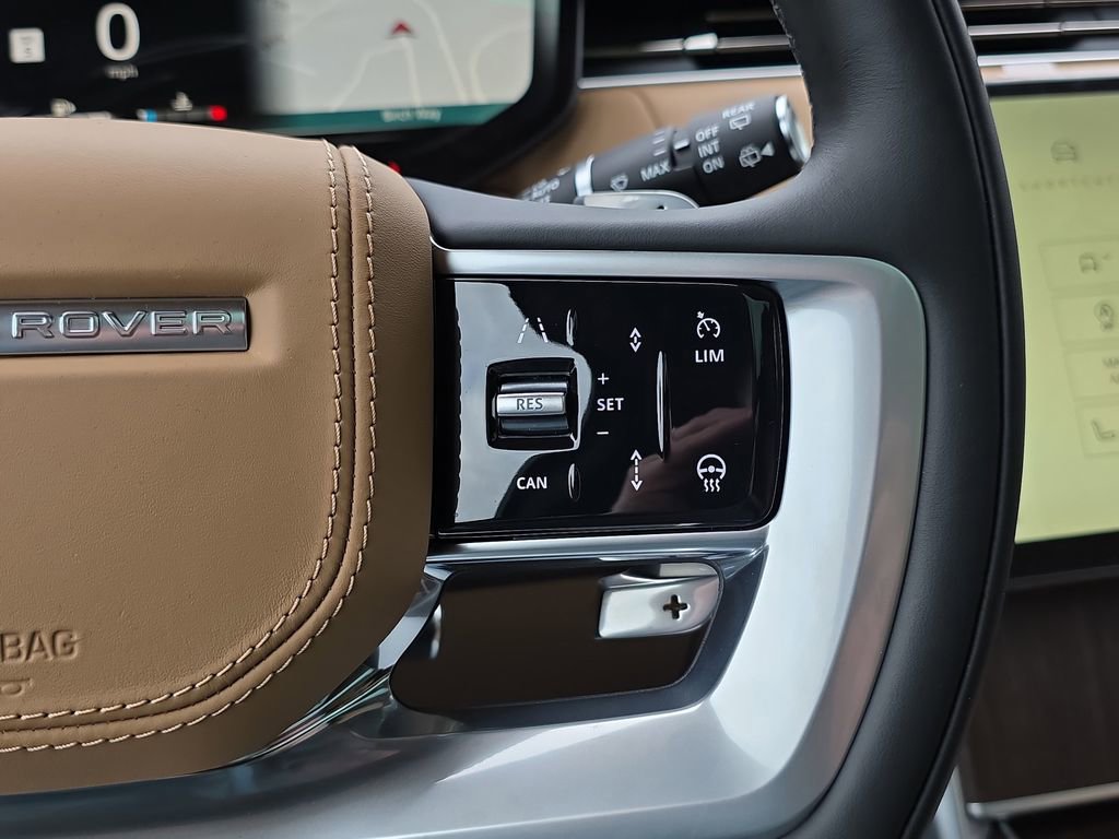 New 2026 Land Rover Range Rover Long Wheelbase SE AWD/4WD image 18
