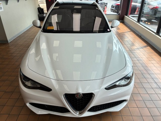 Used 2019 Alfa Romeo Giulia Ti w/ Quick Order Package 22Z Lusso RWD image 6