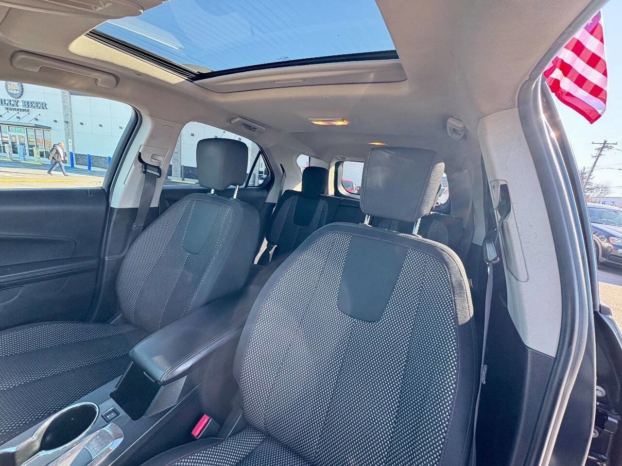 Used 2017 Chevrolet Equinox LT w/ Convenience Package image 12