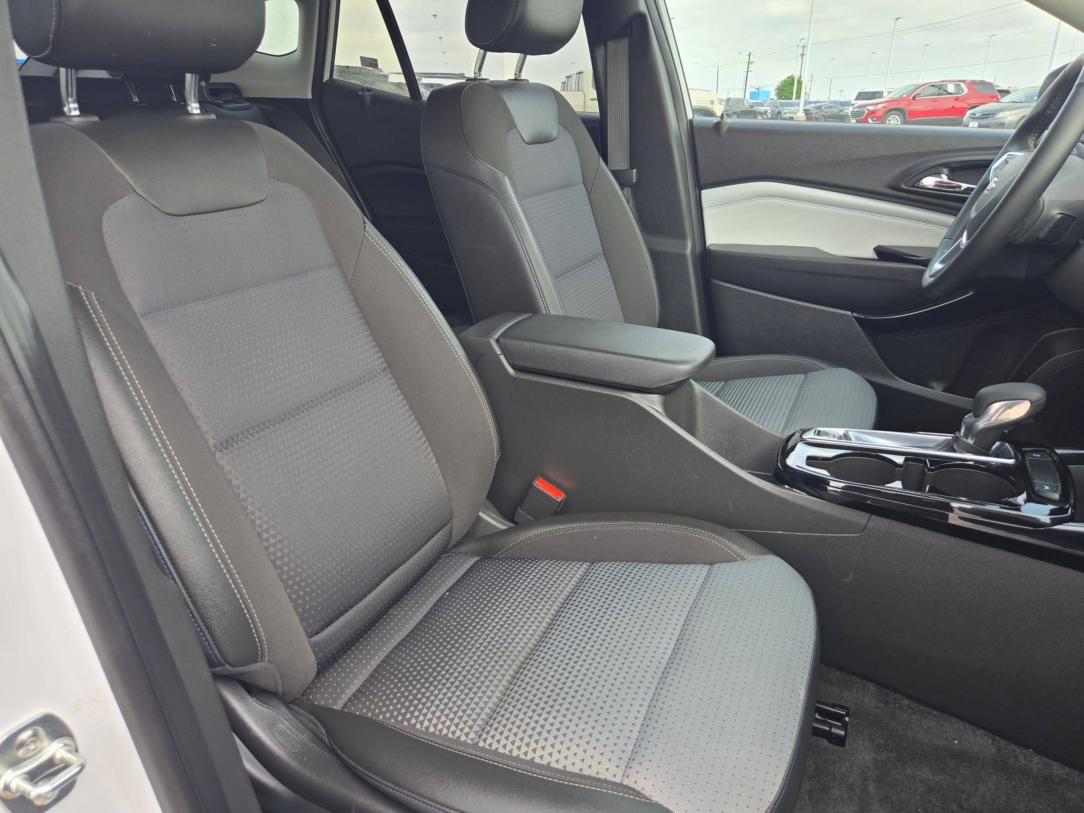 Certified 2025 Chevrolet Trax LT w/ Driver Confidence Package FWD image 19