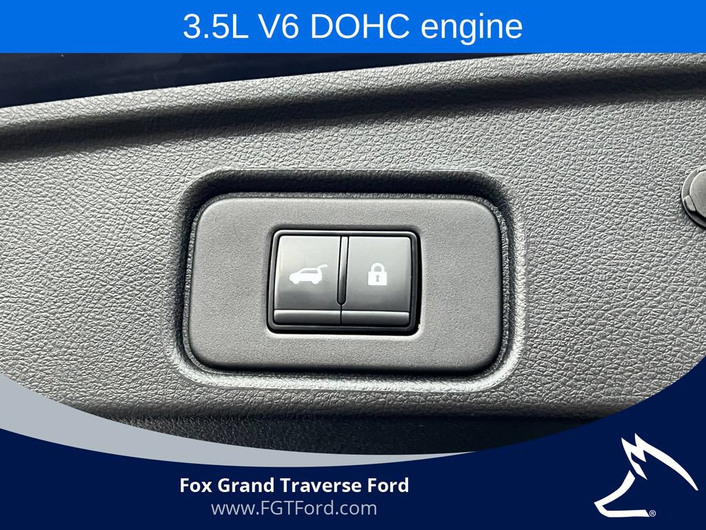 Used 2025 Nissan Pathfinder SV AWD/4WD image 35