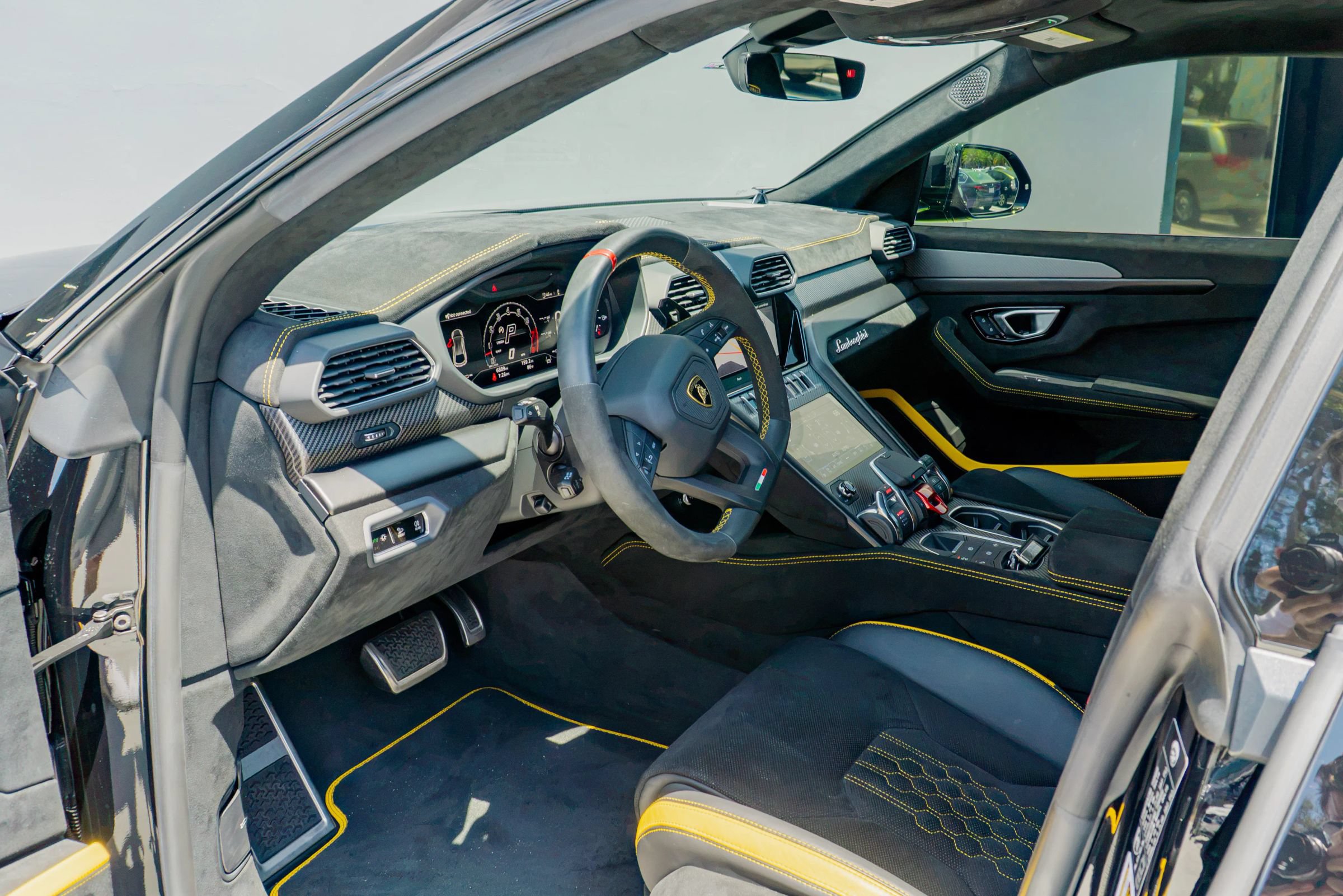 Used 2024 Lamborghini Urus Performante AWD/4WD image 73