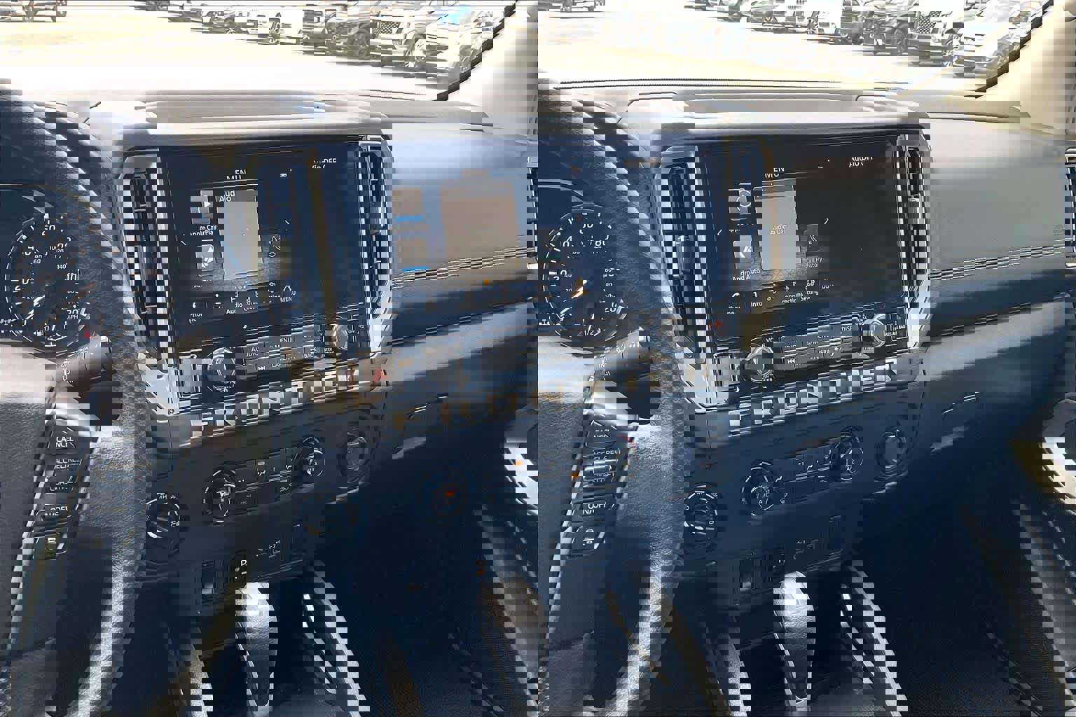 Used 2025 Nissan Frontier SV AWD/4WD image 7