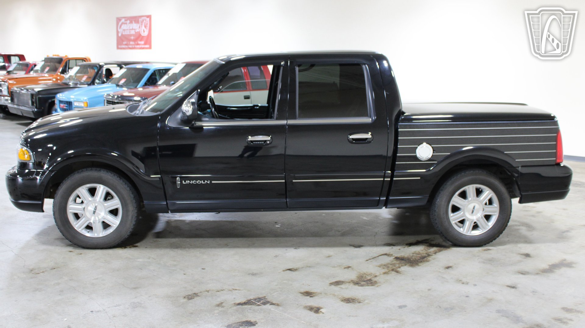 Used 2002 Lincoln Blackwood RWD image 5