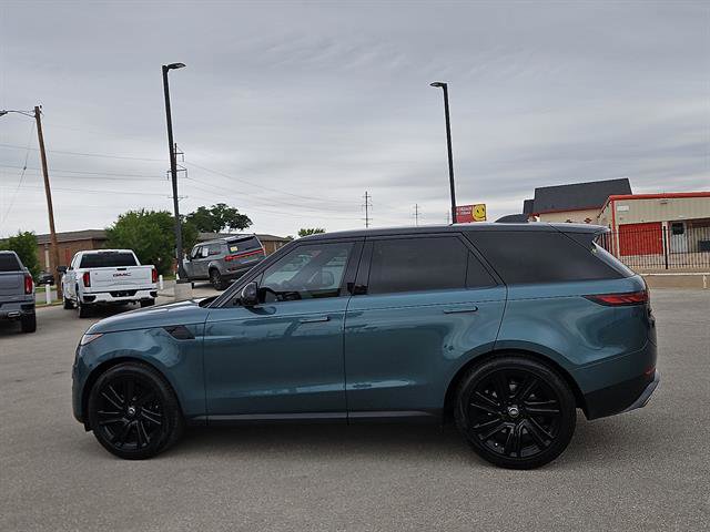 Used 2024 Land Rover Range Rover Sport SE AWD/4WD image 2