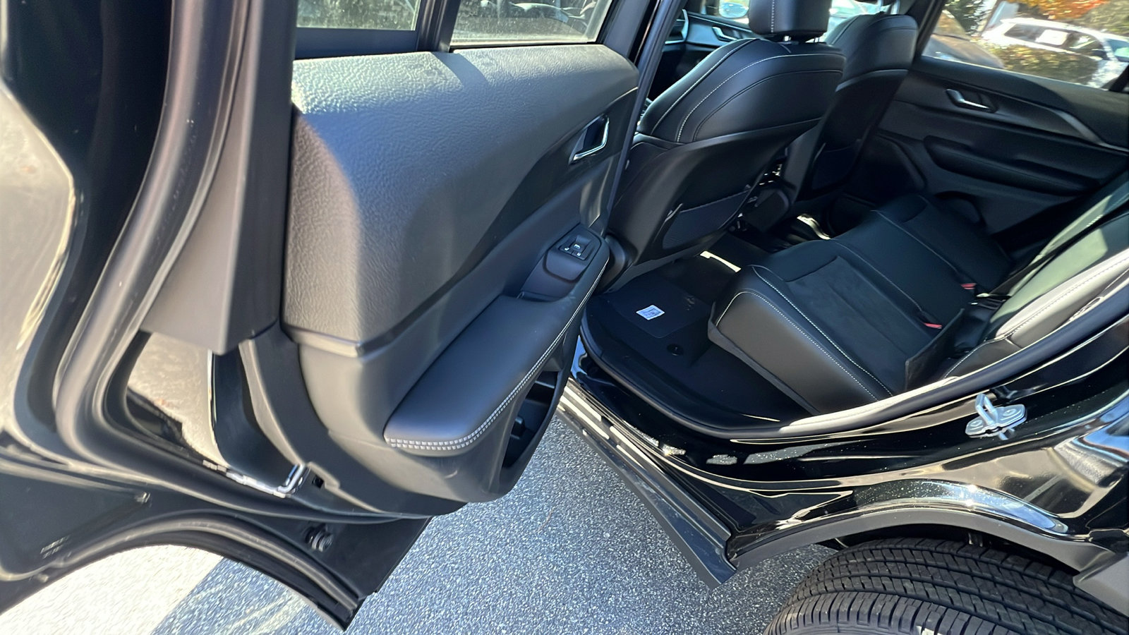 New 2025 Jeep Grand Cherokee Altitude image 20