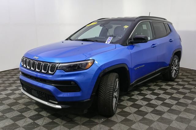 Used 2023 Jeep Compass Limited w/ Elite Group AWD/4WD image 5