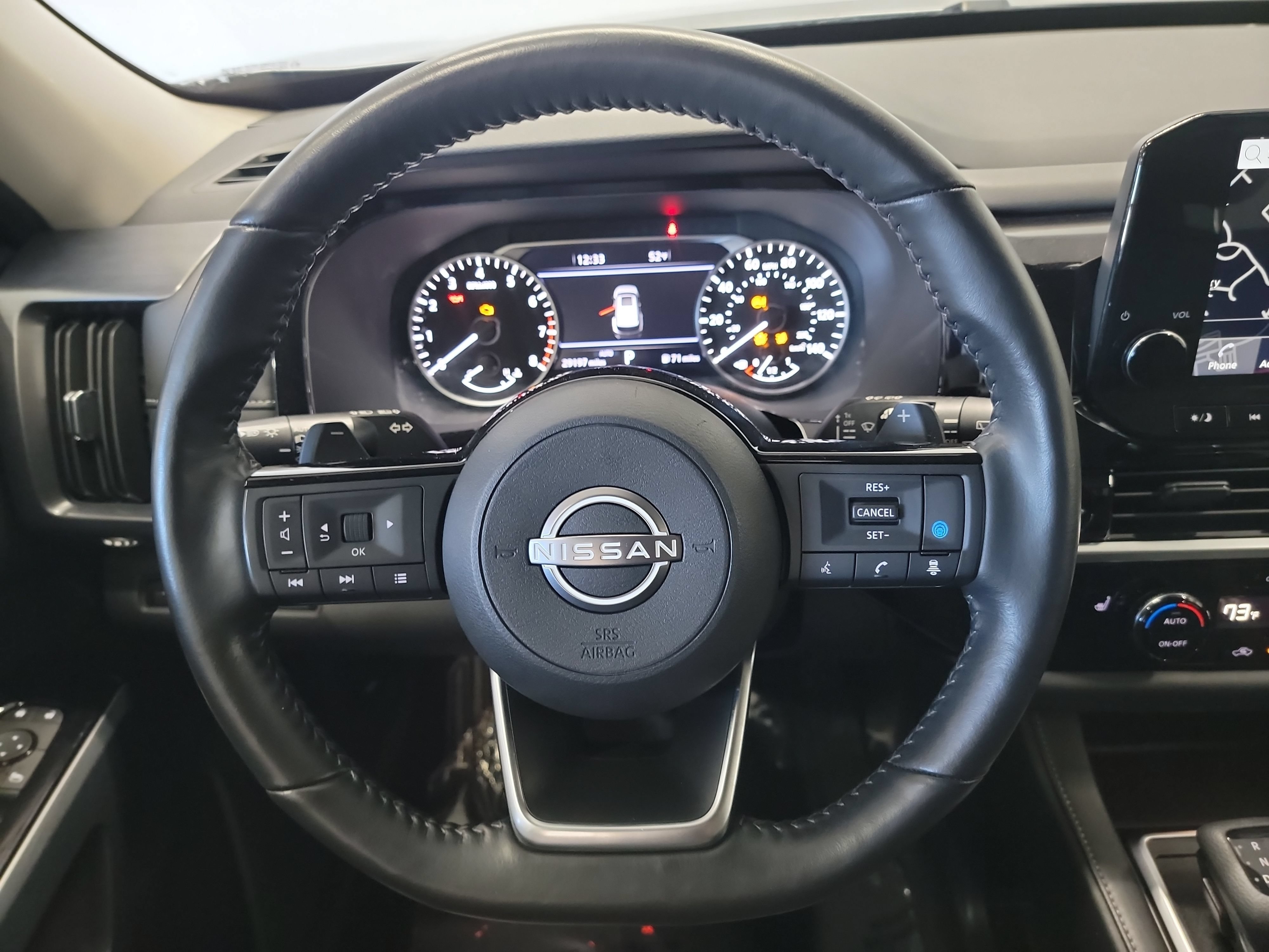 Used 2024 Nissan Pathfinder SL AWD/4WD image 17