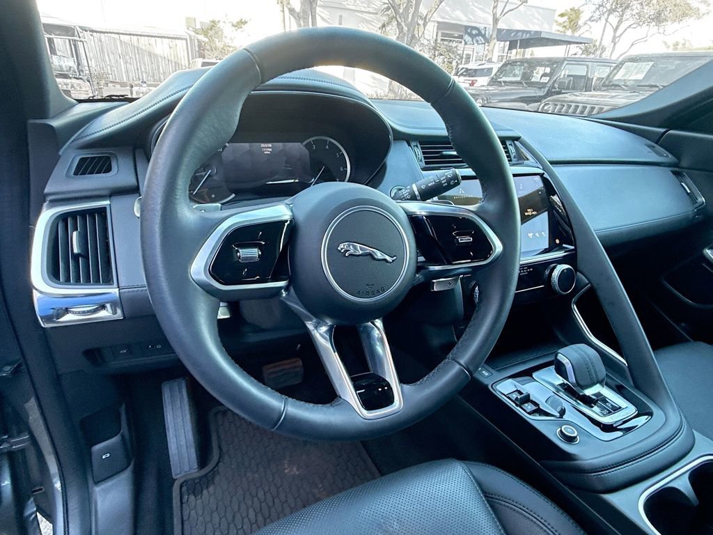 Used 2023 Jaguar E-PACE SE image 12