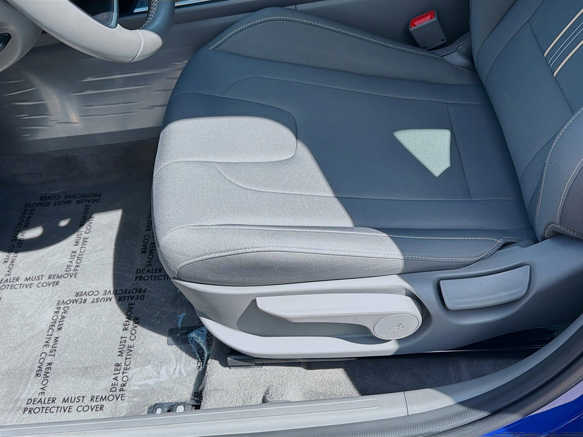 Certified 2025 Hyundai Elantra Sport image 15