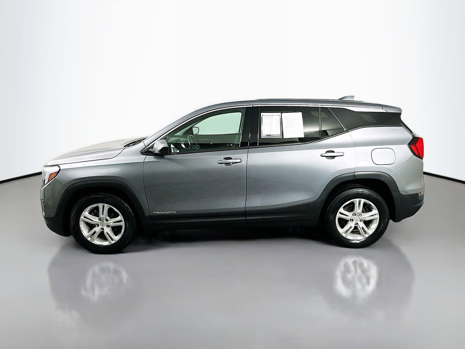Used 2020 GMC Terrain SLE FWD image 4