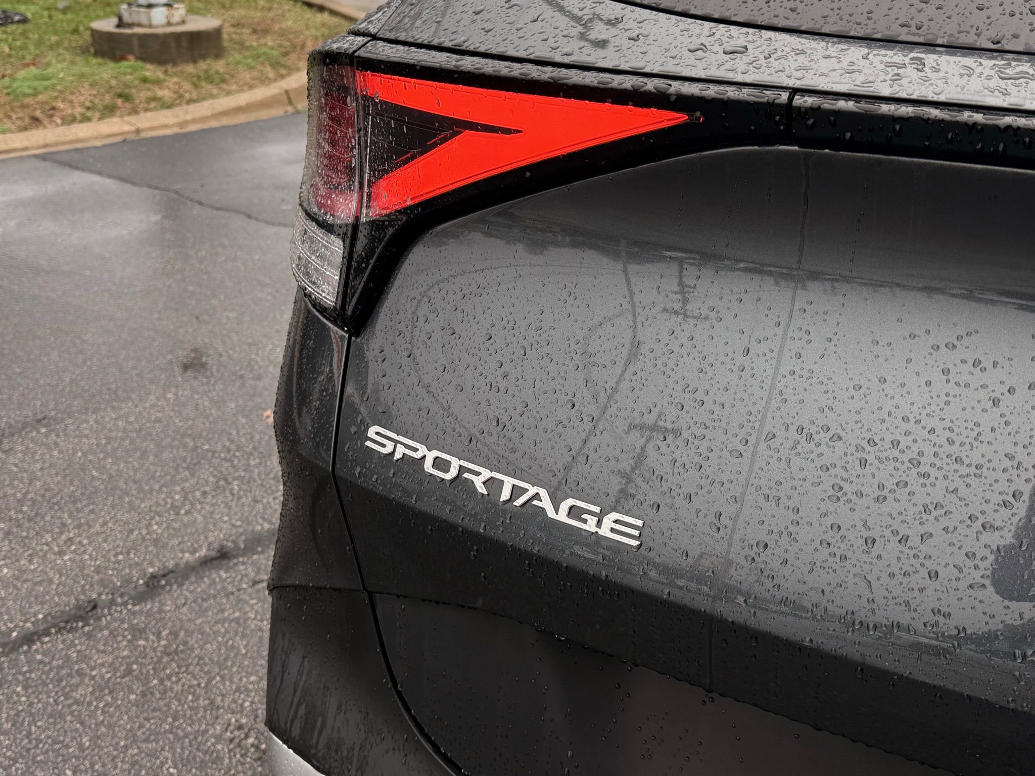 Used 2024 Kia Sportage LX image 8