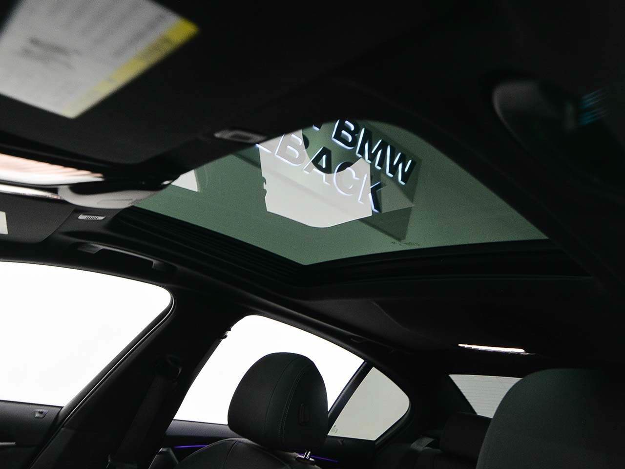 Certified 2023 BMW 530e w/ Convenience Package RWD image 7