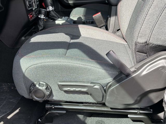 New 2026 Jeep Wrangler Unlimited Rubicon w/ Xtreme 35 Tire Package image 10