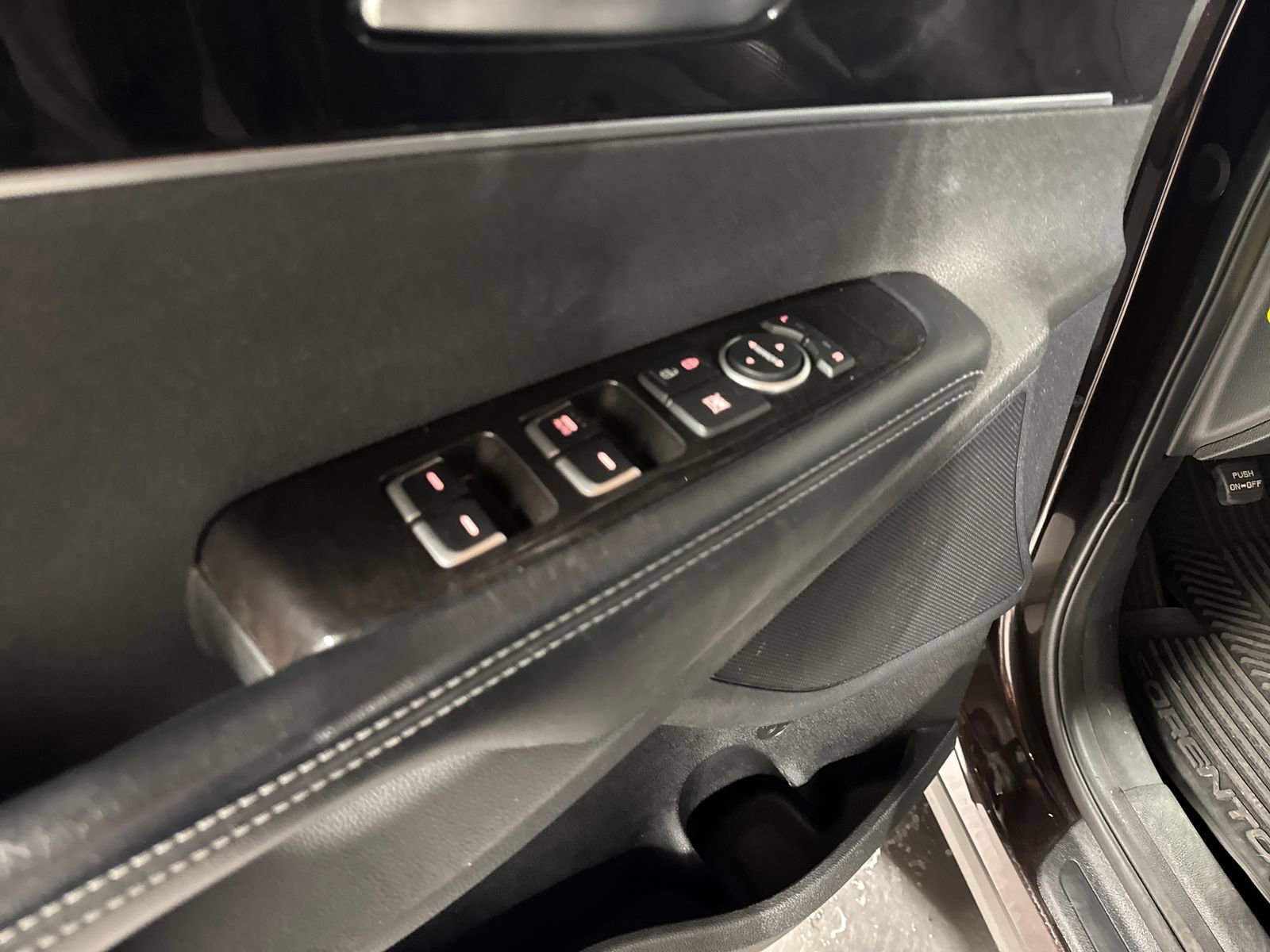 Used 2017 Kia Sorento EX image 14