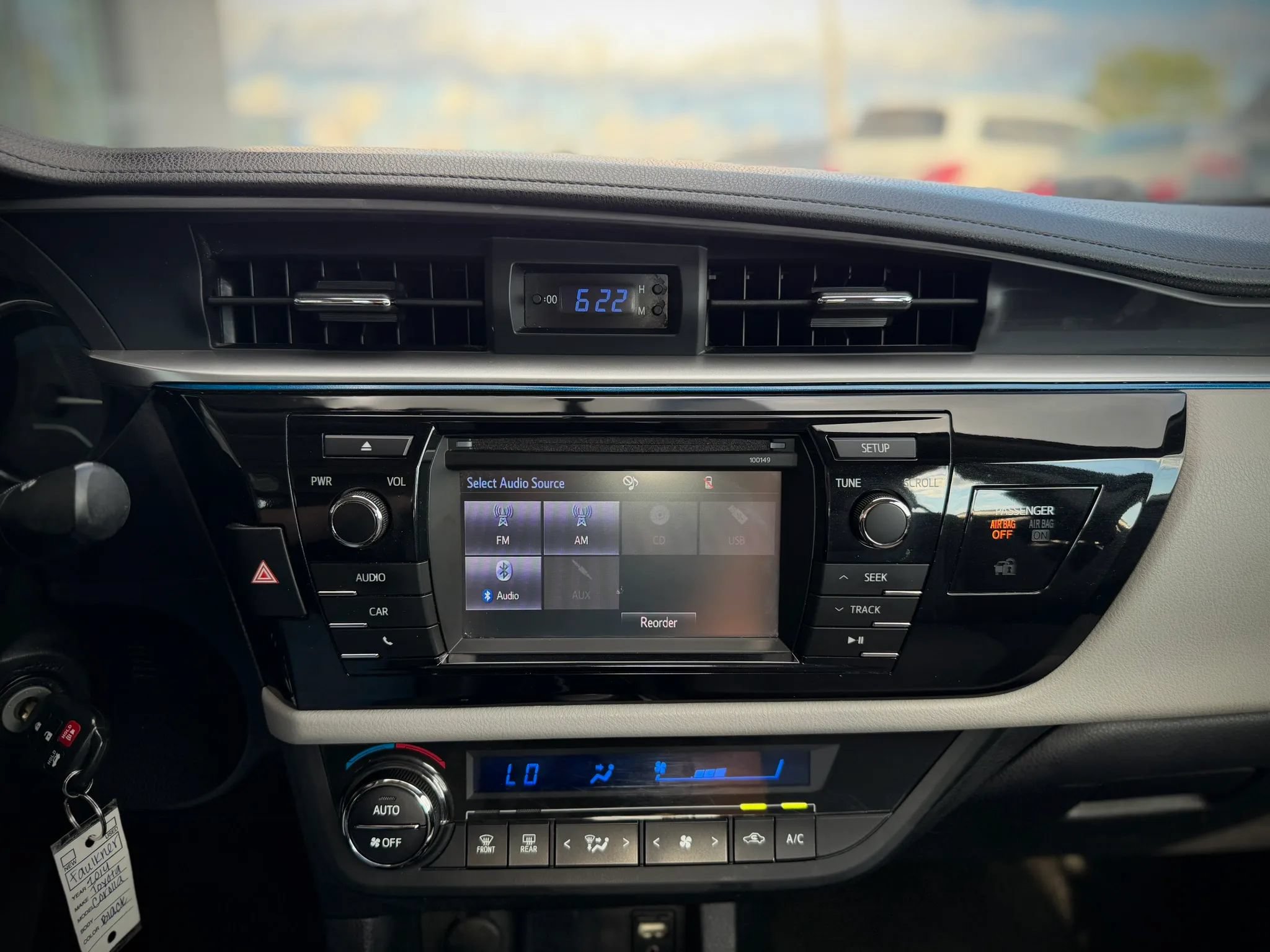 Used 2014 Toyota Corolla LE FWD image 11