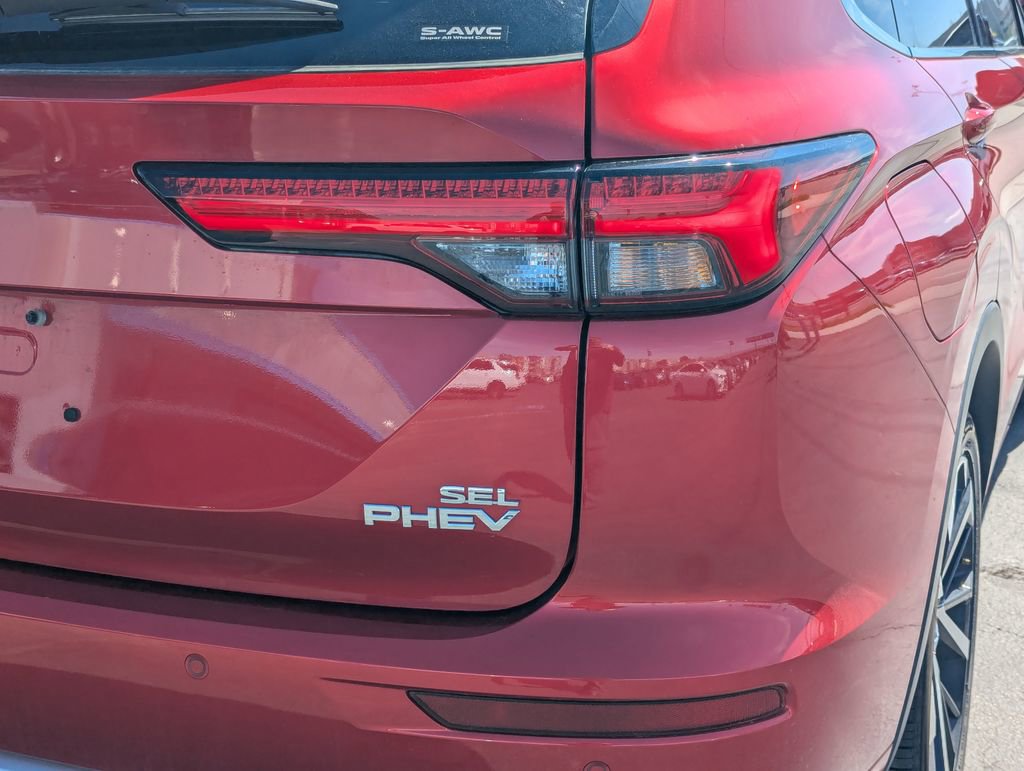 Used 2025 Mitsubishi Outlander 4WD Plug-In Hybrid image 5