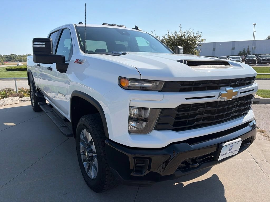Used 2024 Chevrolet Silverado 2500 Custom w/ Custom Value Package AWD/4WD image 2