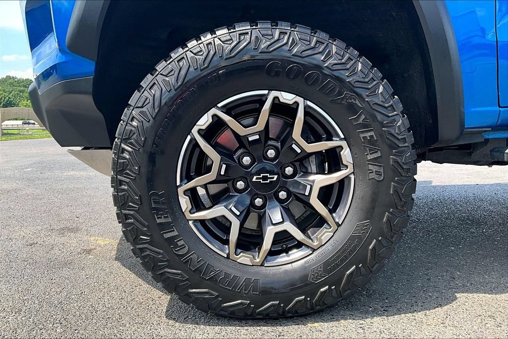 Used 2023 Chevrolet Colorado ZR2 w/ ZR2 Convenience Package III AWD/4WD image 36