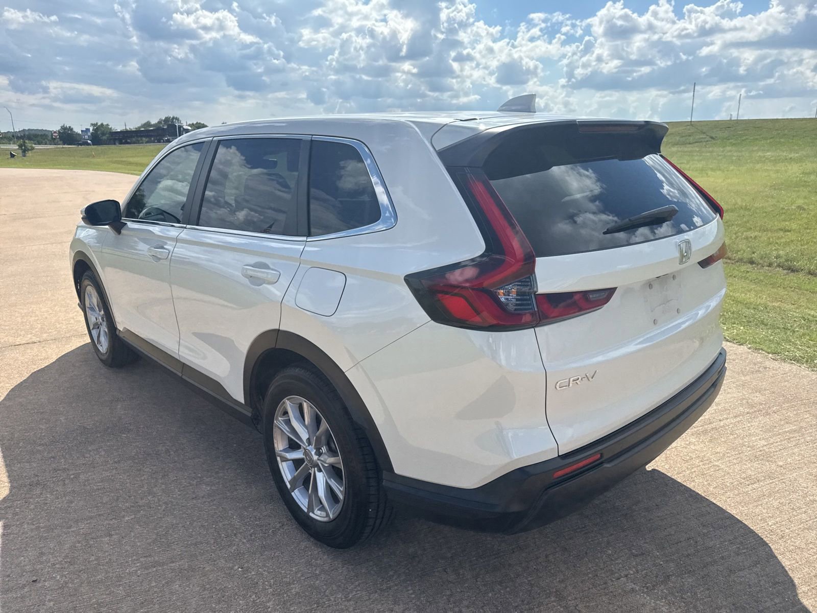 Used 2023 Honda CR-V EX-L image 5