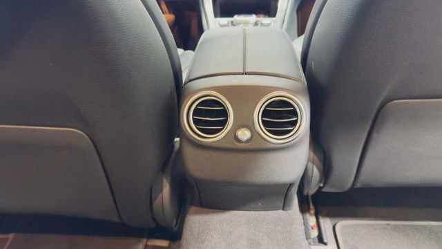 Used 2019 Mercedes-Benz C 300 Sedan image 16