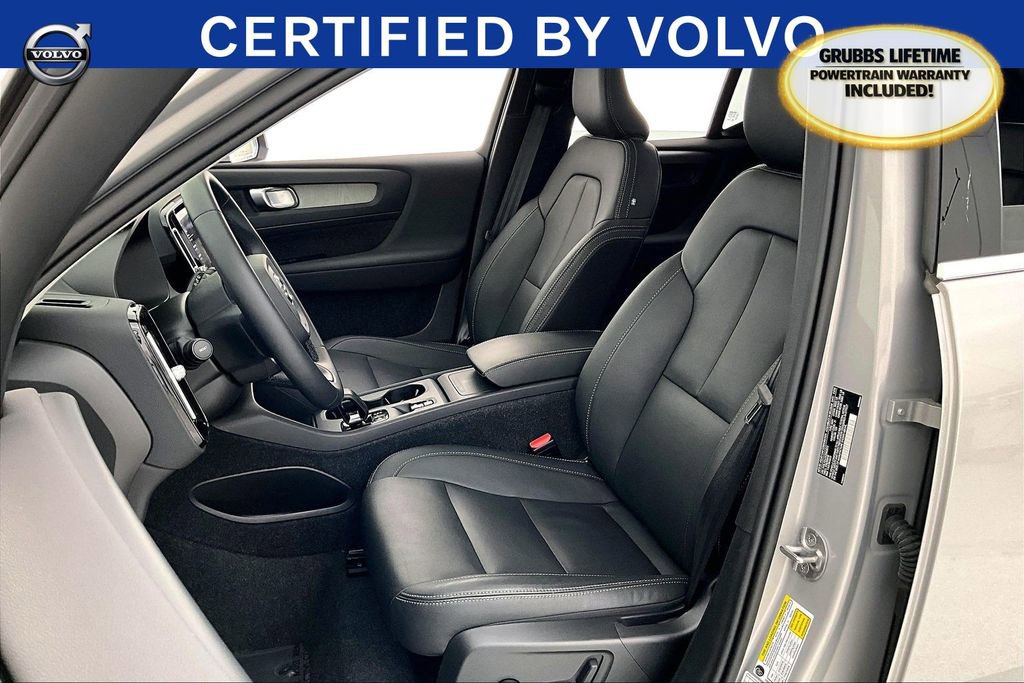 Certified 2025 Volvo XC40 B5 Core image 34