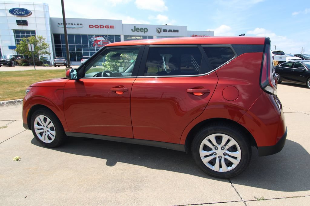 Used 2023 Kia Soul LX FWD image 14