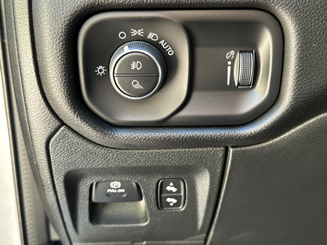 Used 2023 RAM 1500 Big Horn AWD/4WD image 25