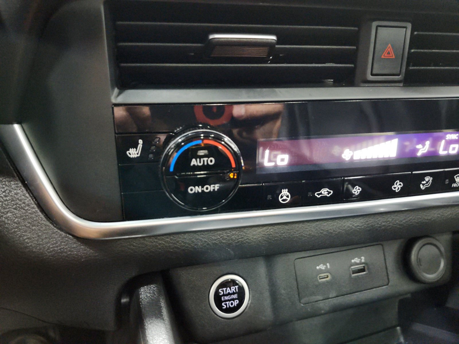 Used 2023 Nissan Rogue SV w/ SV Premium B Package FWD image 19