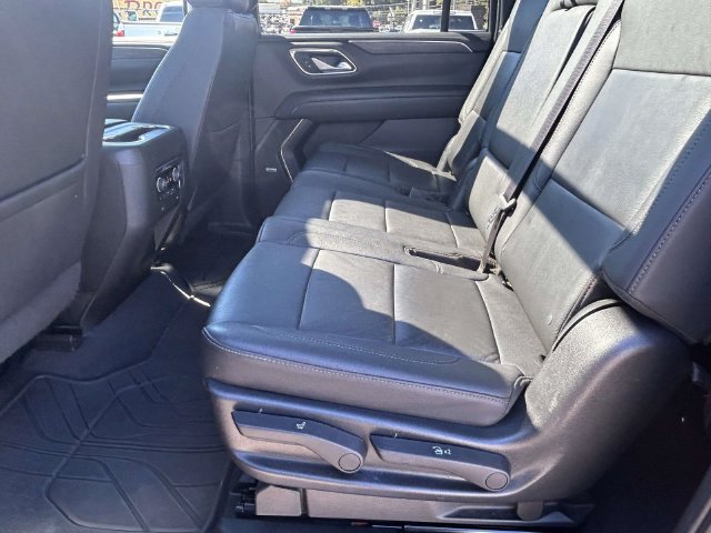 Used 2022 Chevrolet Suburban LT w/ LT Signature Plus Package RWD image 14